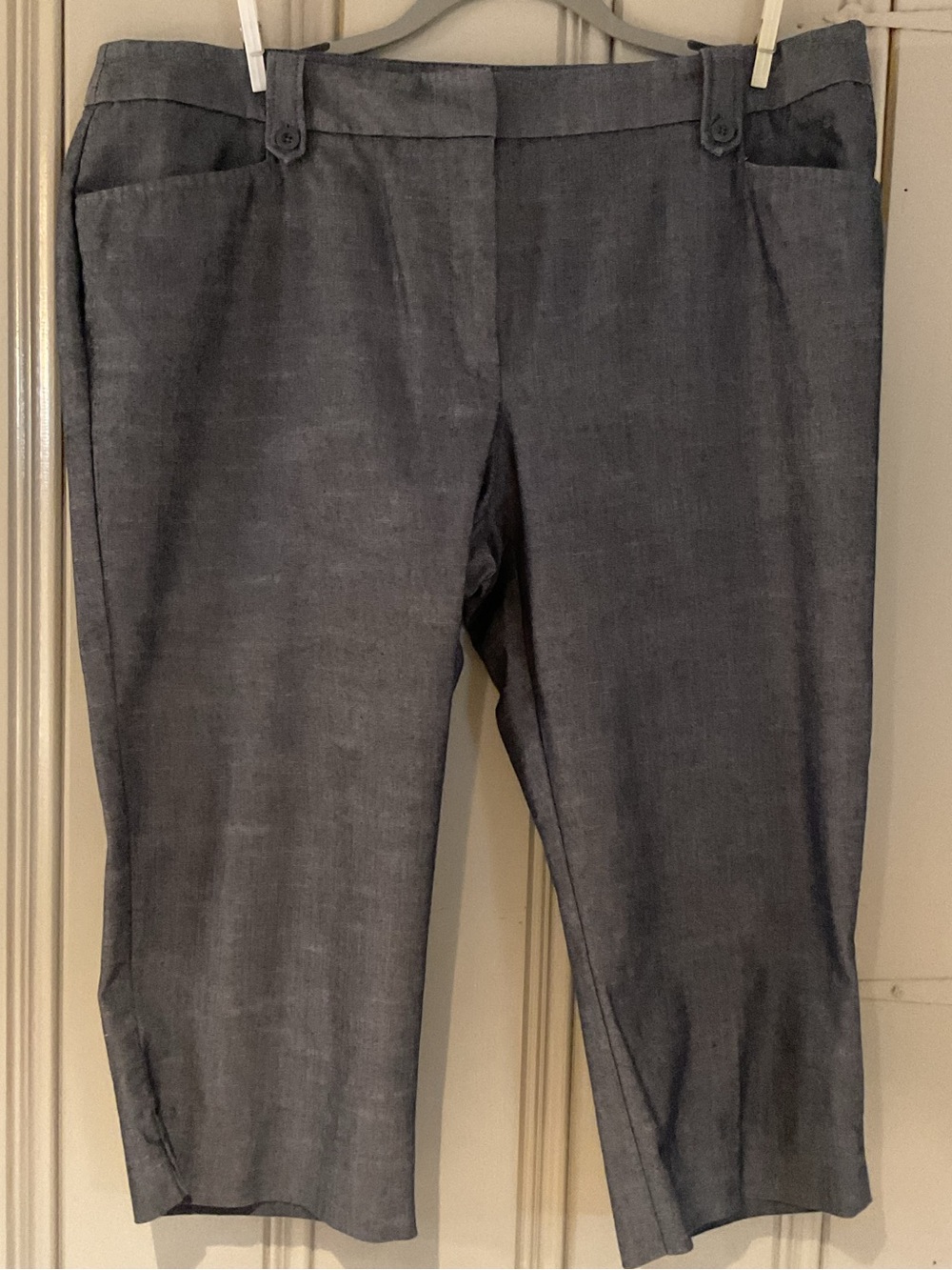 Women’s crop pants